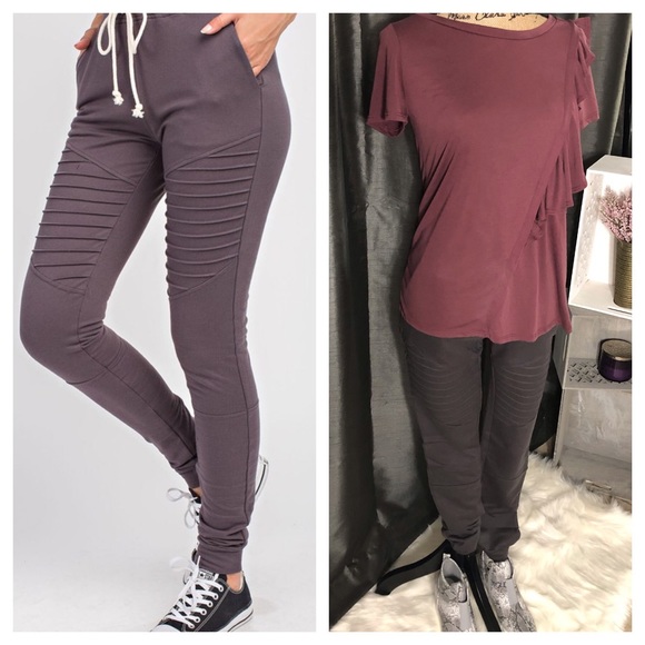 Short Sleeve Ruffle Tee - Picture 4 of 5